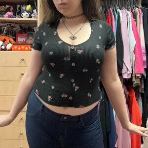 black floral button-up crop top !!